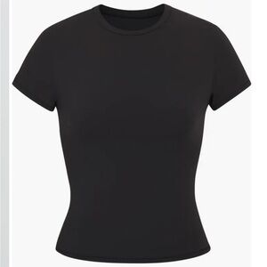 SKIMS Fits Everybody Short Sleeve T-Shirt ONYX